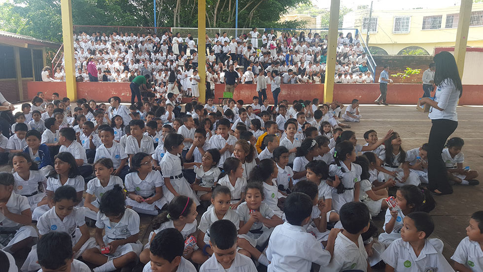 Los niños se mostrarón muy felices de participar