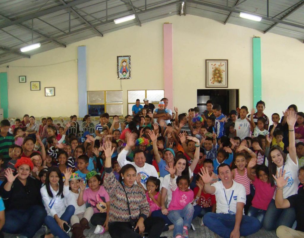 Sula Celebra La Navidad Con Niños Del Proyecto Ser