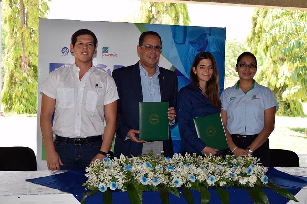 Fernando Guamán, Doctor Luis Fernando Osorio, Marianne Kafie y Mayra Márquez.